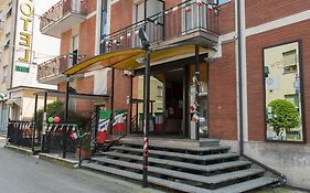 Vip Hotel Piacenza Exterior photo