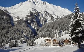 Wanderhotel Taurerwirt Kals-am Großglockner Exterior photo