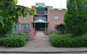 Hotel Vecchia Brianza Seveso Exterior photo