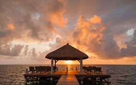 Weezie'S Ocean Front Hotel And Garden Cottages Caye Caulker Exterior photo