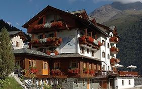 Hotel Baita Fiorita Santa Caterina Valfurva Exterior photo