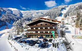 Hotel Pension Margarete Zell am See Exterior photo