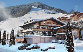 Hotel Interstar Saalbach-Hinterglemm Exterior photo