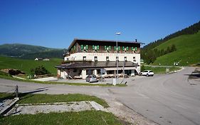 Albergo Passo Brocon Castello Tesino Exterior photo