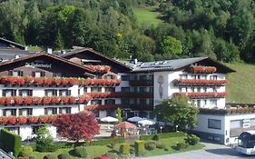 Hotel St. Hubertushof Zell am See Exterior photo