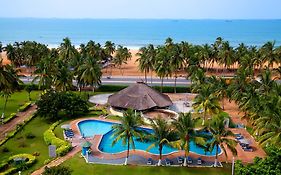 Hotel Ecole Lebenin Lomé Exterior photo