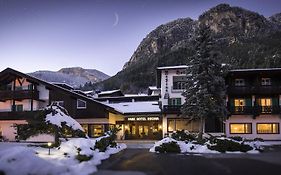 Hotel Regina Delle Dolomiti Panchià Exterior photo