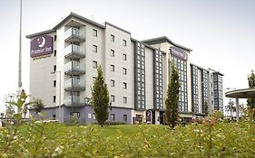 Premier Inn Dublin Airport Swords Exterior photo