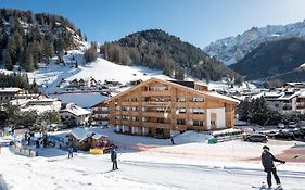 Hotel Garni Dolomieu Selva di Val Gardena Exterior photo