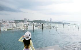 Llx Apartments At The Base Condo Pattaya Exterior photo