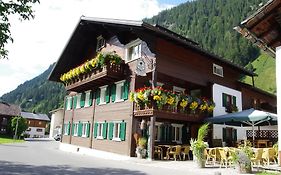 Hotel Gasthof Zum Guten Tropfen Partenen Exterior photo