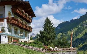 Hotel Pension Bergland Lech am Arlberg Exterior photo