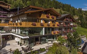 Hotel Garnì Gardena - Appartments Santa Cristina Val Gardena Exterior photo