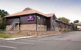 Premier Inn Chessington Exterior photo