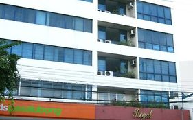 Regal Business Park Hotel Cebu Exterior photo