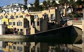 Capitola Venetian Hotel Exterior photo