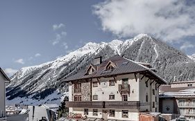 Hotel Garni Caroline Ischgl Exterior photo