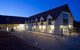 Apartments Golfpark Schlossgut Sickendorf Lauterbach Exterior photo