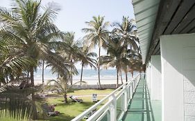 Bungalow Beach Hotel Serrekunda Exterior photo