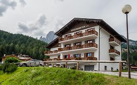 Hotel Garnì Rosengarten Pozza di Fassa Exterior photo