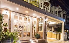 The Lek Aree Bed and Breakfast Bangkok Exterior photo