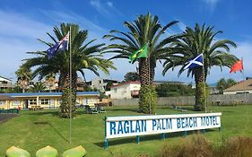 Raglan Palm Beach Motel Exterior photo