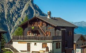 Gruppenhaus Im Walliser Alpstyle Ostello Rosswald Exterior photo