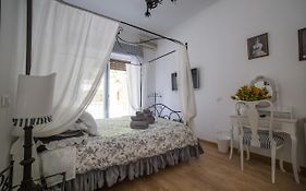 La Piazzetta delle Regine Bed and Breakfast Roma Exterior photo