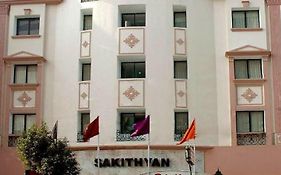 Sakithyan Hotel Chennai Exterior photo