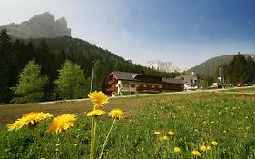 Hotel Steinerhof Braies  Exterior photo