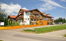 Berghues Schratt - Einfach Anders - Ihr Vegetarisches Und Veganes Biohotel Oberstaufen Exterior photo