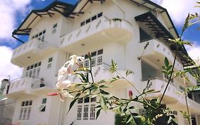 Lake View Hotel & Bungalow Nuwara Eliya Exterior photo