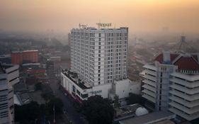 The Square Hotel Surabaya Exterior photo