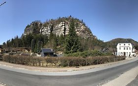 Hotel Am Berg Oybin Garni Exterior photo