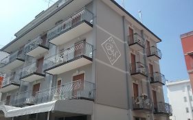 Residence Madrid Lido di Jesolo Exterior photo