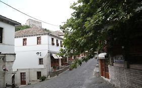Guest House And Hostel Hani I Fisnikut Gjirokastër Exterior photo