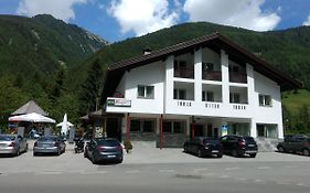 Hotel Gasthof Kreuzwirt San Giacomo in Valle Aurina Exterior photo