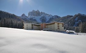 Hotel Asterbel Braies  Exterior photo