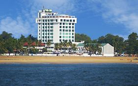 The Quilon Beach Hotel And Convention Center Kollam Exterior photo