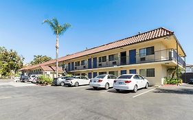 Motel 6 UCR Riverside Exterior photo