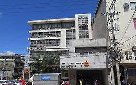 Cuarto Hotels Cebu Exterior photo