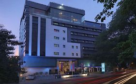 Hotel The Solitaire Bangalore Exterior photo