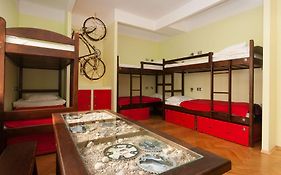 Hostel Helvetia - Private Rooms In City Center And Old Town Varsavia Exterior photo