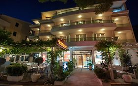 Hotel Maritimo Makarska Exterior photo