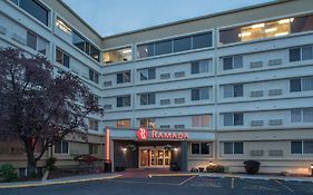 Ramada By Wyndham Downtown Spokane Hotel Exterior photo