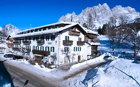 Hotel Menardi Cortina dʼAmpezzo Exterior photo