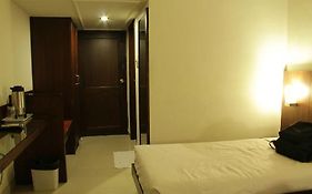 The Viceroy Hotel Mysore Room photo
