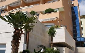 Hotel Rosina Makarska Exterior photo