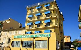 Hotel Sole E Mare Lido di Camaiore Exterior photo