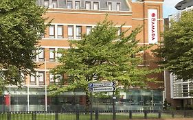 Hotel Ramada Hounslow - Heathrow East Exterior photo